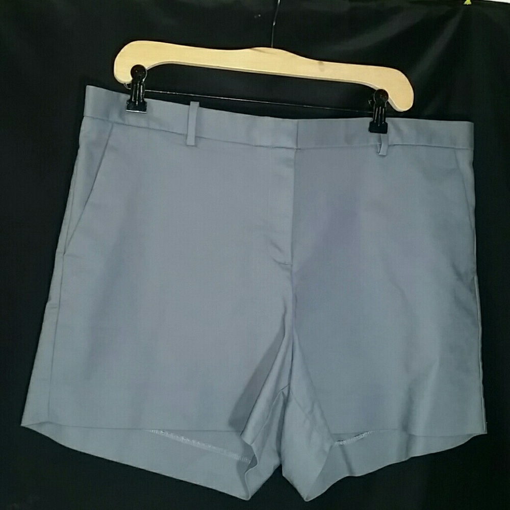 Taylored shorts by Gap